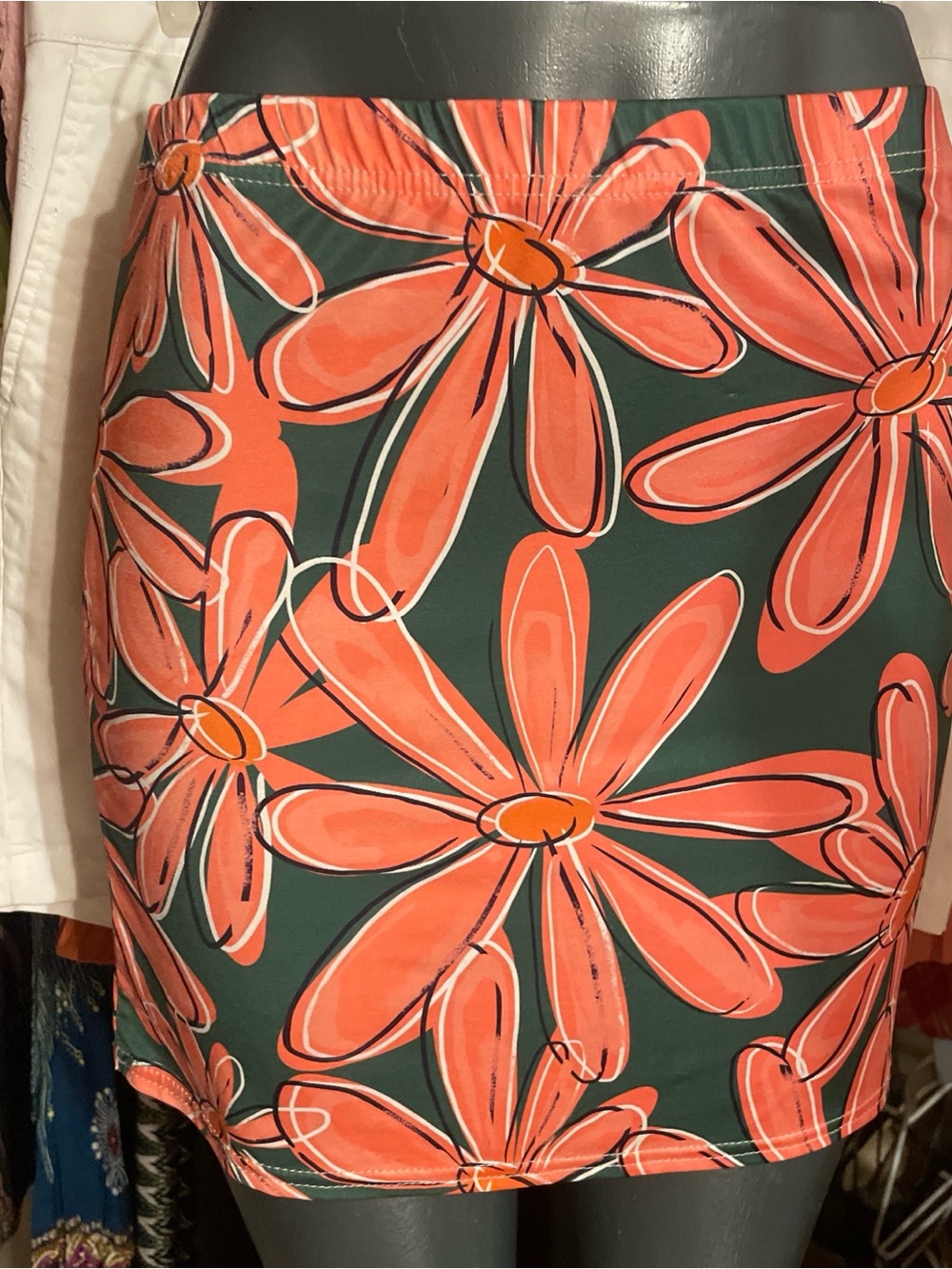 PrettyLittleThing Green & Coral Floral Mini Skirt